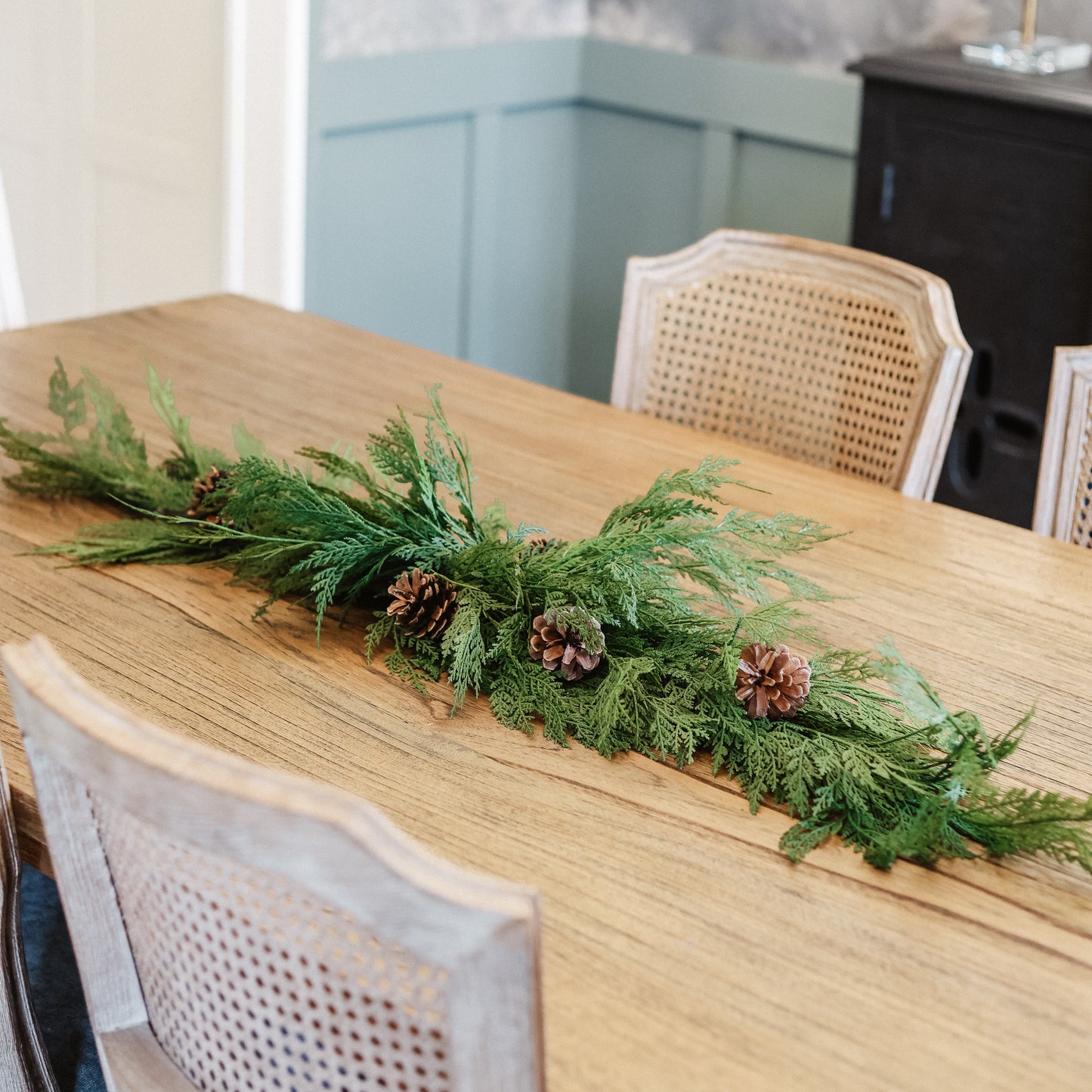 Cedar Centerpiece Swag 52"